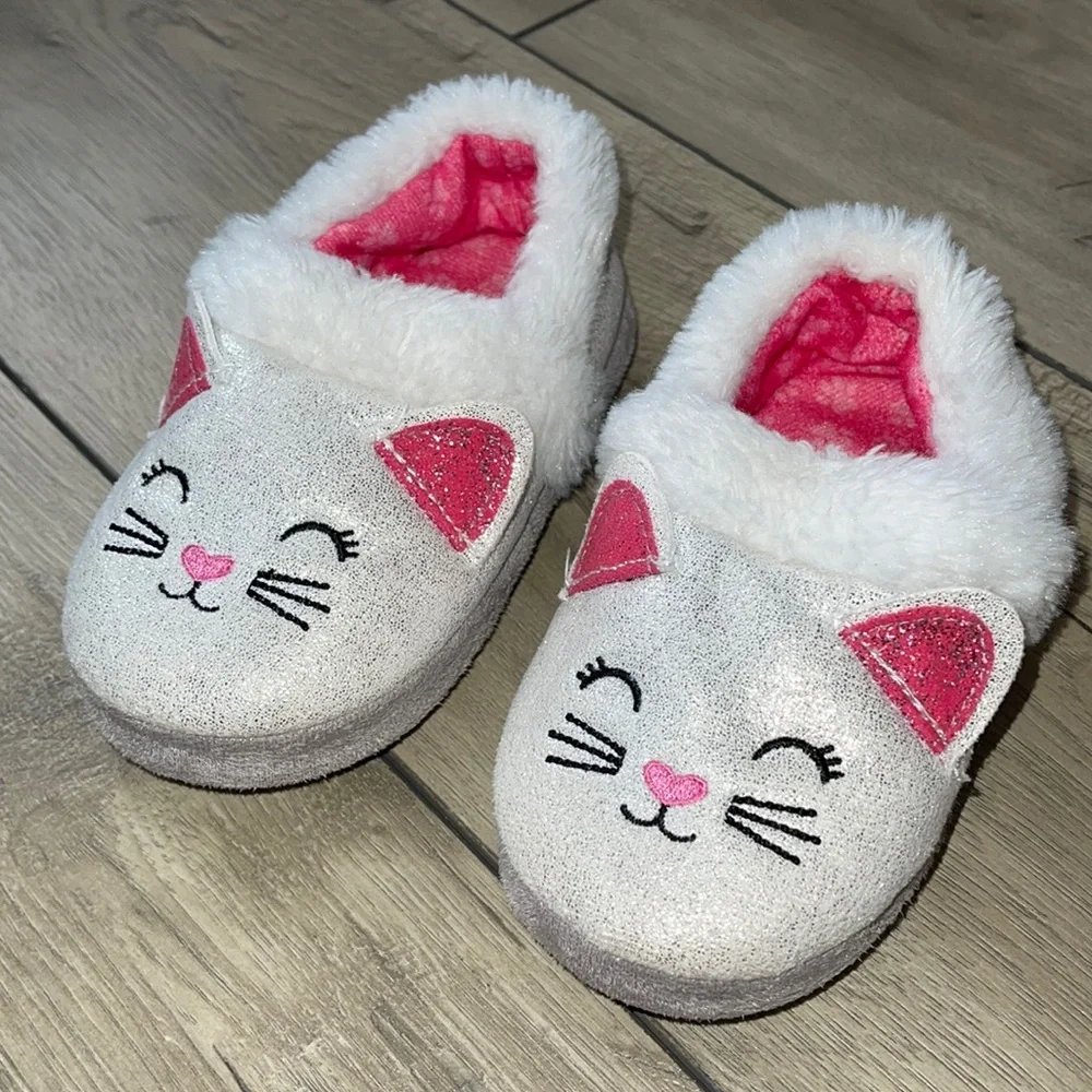 Toddler Girl Slippers Size 9/10